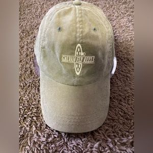 ❤️❤️“GALVAN fly reels” fishing hat. Army green with logo on front.